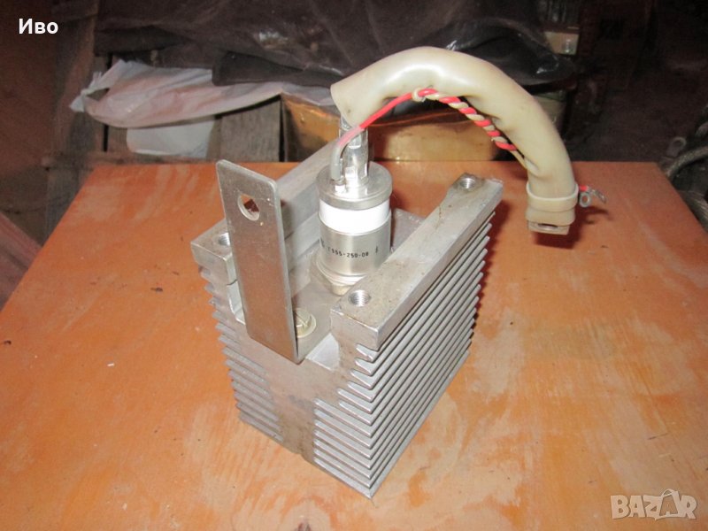 Мощни диоди, тиристори, радиатори за мощни диоди и тиристори, снимка 1