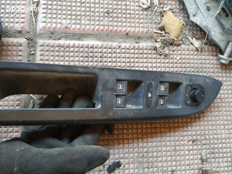 бутони ел стъкла VW Golf 5 , k4 868 049C, 1K4 959 857A, 1K4959857A, 1K0959565H, 1K0 959 565 H, снимка 1