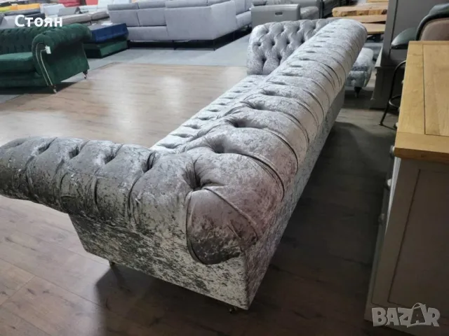 Голям сив диван от плат Честърфийлд и табуретка, снимка 7 - Дивани и мека мебел - 48286284