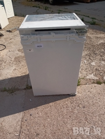 Чисто нов малък фризер за вграждане с 4 чекмеджета АЕГ Aeg с две години гаранция!