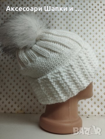 Дамска плетена шапка с папулка- дшб 69, снимка 2 - Шапки - 43309344