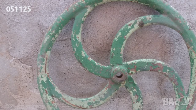 масивно възрожденско чигунено колело , снимка 6 - Антикварни и старинни предмети - 50659927