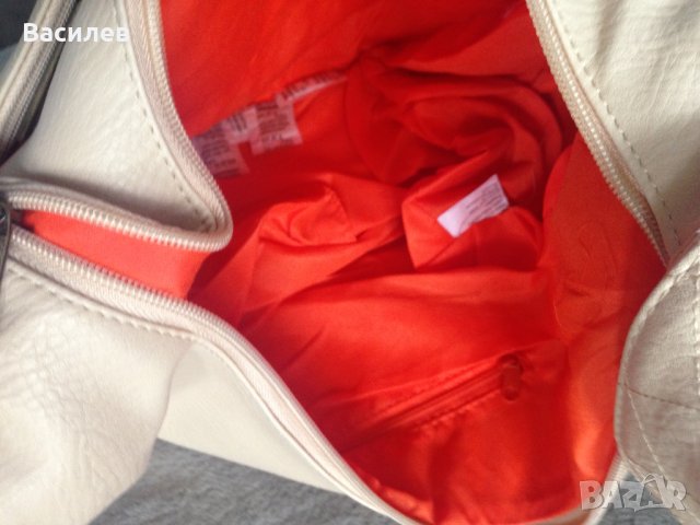 Hugo Boss оригинална дамска чанта, снимка 6 - Чанти - 8682498