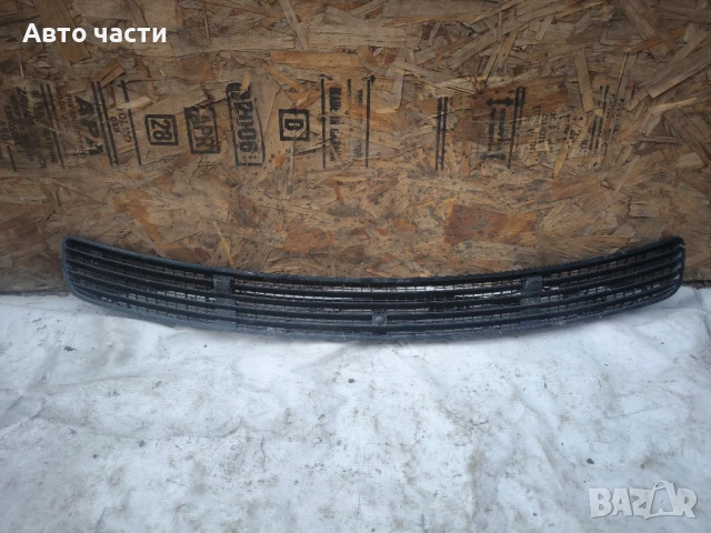 Решетка преден капак Mercedes C Class W203 3.5 i 272 конски сили 2038800205