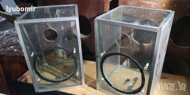 Стъклени кутии. 