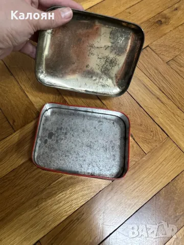 Метална кутийка от бонбони с кучета английска отигинална, снимка 7 - Колекции - 48362878