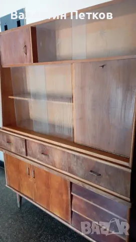Ретро секционен шкаф
