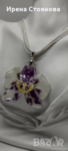 Колие с естествен цвят на орхидея. Дължината е максимално 23 см, цвета е с размери 6/6 см. , снимка 13 - Колиета, медальони, синджири - 51090611