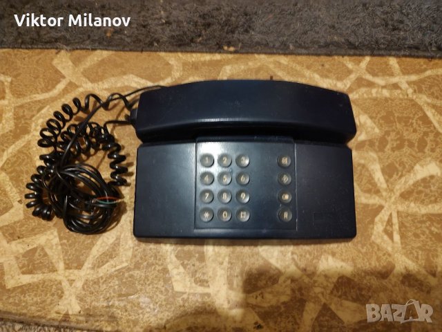 Телефон ретро