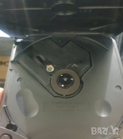 Дискмен SONY D-131 Compact disc player SONY D-131 В отлично състояние, работи без проблем., снимка 2 - MP3 и MP4 плеъри - 32800977