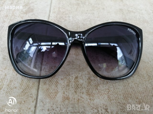 Дамски слънчеви очила Fendi, снимка 2 - Слънчеви и диоптрични очила - 32558172