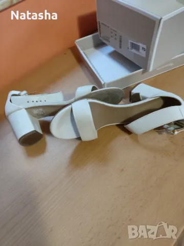 нови обувки, снимка 2 - Дамски елегантни обувки - 48602695