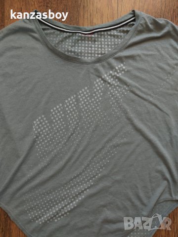 Nike Sportswear Burnout Tee - страхотна дамска тениска КАТО НОВА, снимка 4 - Тениски - 37158607
