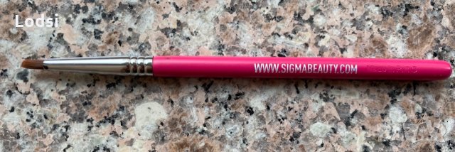 Четка за очна линия Sigma E05