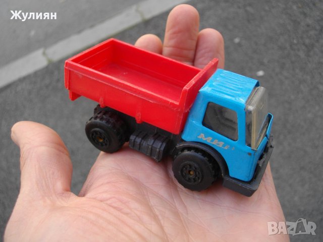 СТАРА ЛАМАРИНЕНА ИГРАЧКА КАМИОНЧЕ МИР