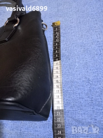 Черна дамска чанта , снимка 9 - Чанти - 52404395