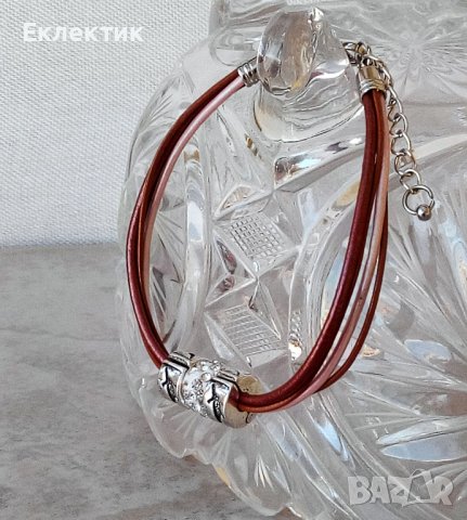 Гривни от кожа и полимерни кристали, снимка 9 - Гривни - 38123444