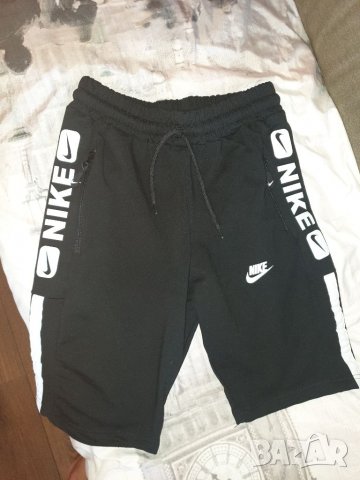 Nike къси панталонки, снимка 1 - Къси панталони и бермуди - 33345426