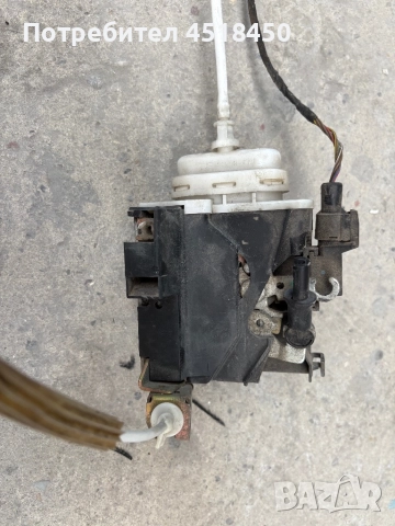 Брава за Audi A4 B5 цял механизъм предна лява врата , снимка 3 - Части - 51640082