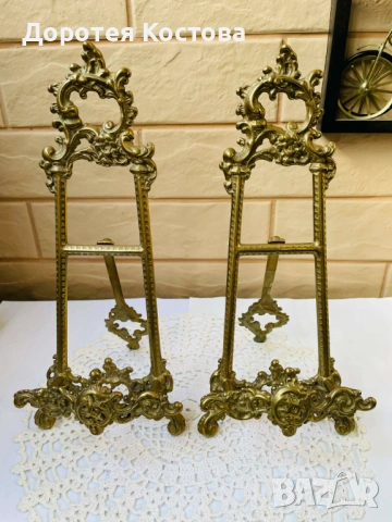 Красива месингова поставка от Англия за чиния, рамка