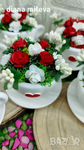 Сладурски чашки с нежни цветлета в бяло и червено!, снимка 3 - Декорация за дома - 51925312