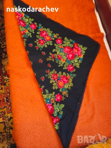 Дамски шал - забрадка ретро, снимка 7 - Шалове - 51692213