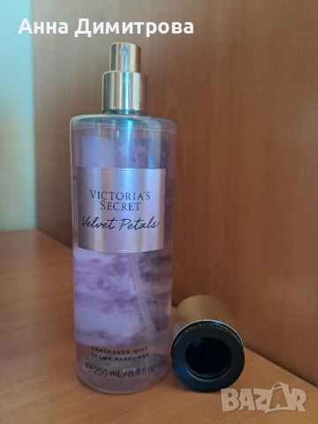Victoria's secret body mist/ спрей за тяло Velvet petals, снимка 2 - Дамски парфюми - 51017066