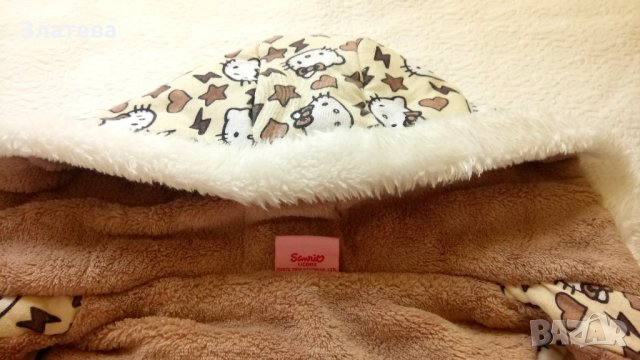 Топло елече Hello Kitty за 5-6 г., снимка 3 - Детски якета и елеци - 27006825