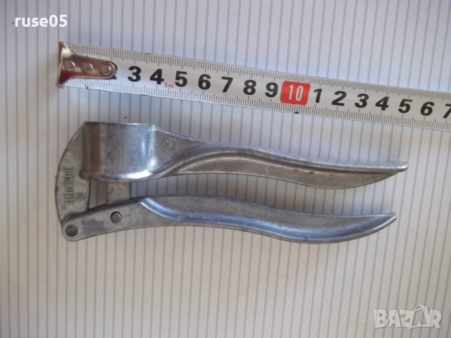 Преса за чесън алуминиева съветска, снимка 3 - Прибори за хранене, готвене и сервиране - 51953240