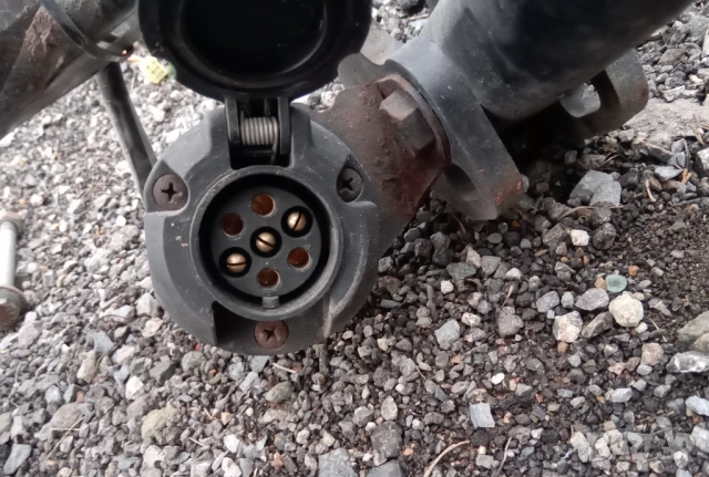 Теглич за Suzuki SX4 , снимка 4 - Части - 53234707