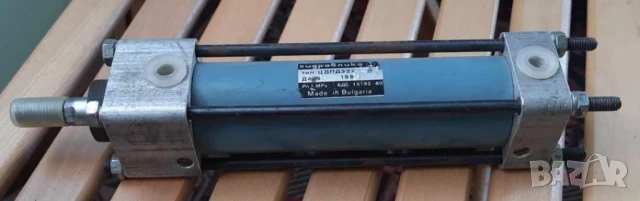 Български Пневматичен цилиндър ЦДПД 32 с ход 100 мм пневматика