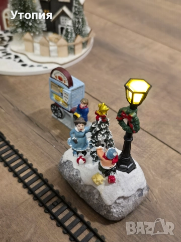 Коледен град със светлини и влакче, снимка 5 - Декорация за дома - 52829897