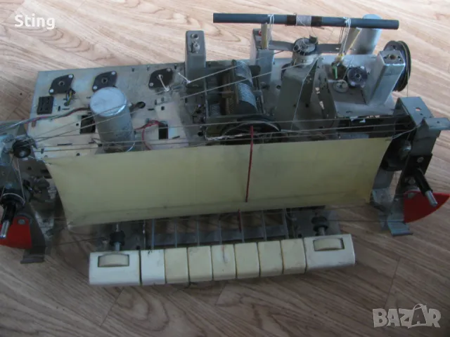 Лампово  Радио  ,  Шаси  с  Елементи  ,  Отлично