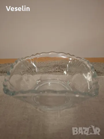 Стъклен съд за бонбони или ядки , снимка 1