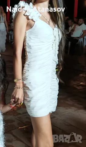 Елегантна дамска рокля на Zara