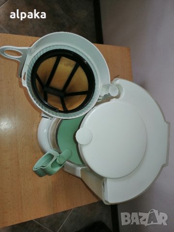 Продавам почти нова кафе машина с кана за 10 кафета Philips, снимка 3 - Кафемашини - 32430488