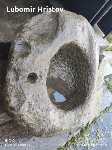 Каменна саксия