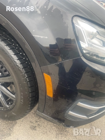 Audi q7 светлоотразител предна броня, снимка 3 - Автомобили и джипове - 52963384