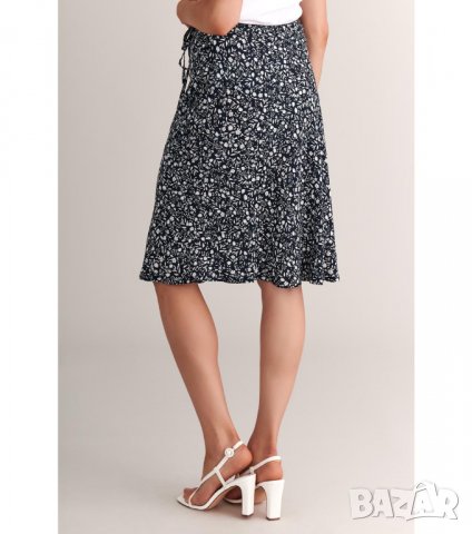 Черна пола с флорален принт марка Tatuum  S, снимка 2 - Поли - 31589512