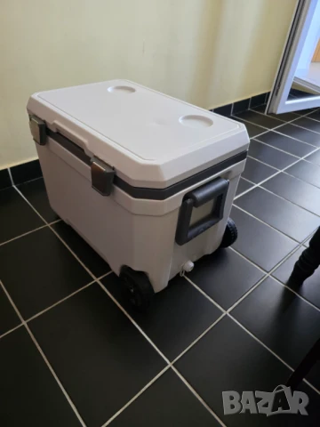 НОВА хладилна кутия 45 литра с колела, снимка 2 - Хладилни чанти - 51391556