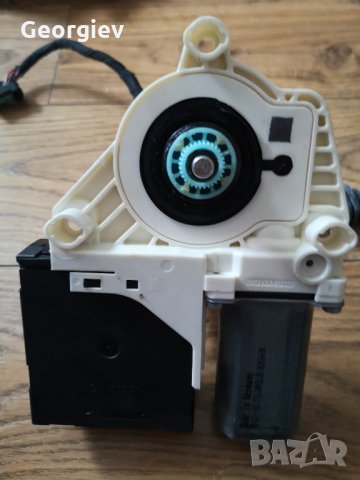 Стъклоповдигач заден ляв за СЕАТ ЛЕОН seat leon 1P 2006г., снимка 5 - Части - 31409365