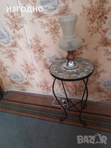 БУТИКОВА УНИКАЛНА МАСА И ЛАМПА