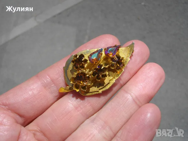 СТАРА ПОЗЛАТЕНА БРОШКА, снимка 3 - Антикварни и старинни предмети - 50139582