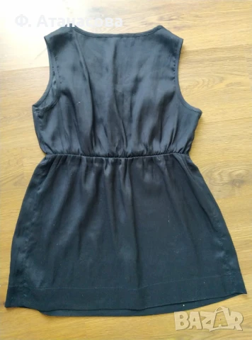 Подарявам страхотен черен топ, размер М, копринен, снимка 3 - Корсети, бюстиета, топове - 50837106