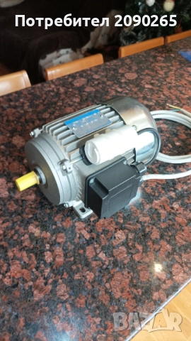 Продавам монофазен чисто нов мотор,италиански марка NERI Motori,0,25kw. 1380об., 15мм. Ос