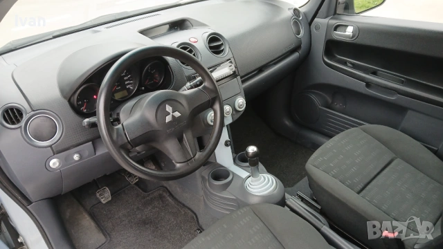 Mitsubishi Colt 1.3 16V, снимка 6 - Автомобили и джипове - 53216047