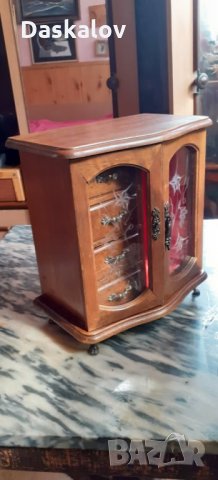 Продавам декоративен дървен бижутерник, снимка 2 - Декорация за дома - 32734326