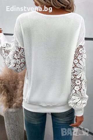 Дамска блуза в бяло с ефектно деколте и бродирани ръкави, снимка 2 - Блузи с дълъг ръкав и пуловери - 43118094