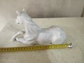 порцеланова статуетка-кон, снимка 2