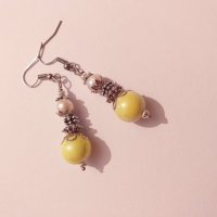 Красиви Барокови обеци с естествена бяла перла и жълти перли с орнаменти в цвят Сребро , снимка 5 - Обеци - 27636195